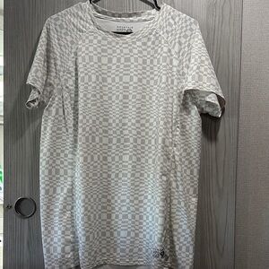Mountain Hardwear Gray Checkered Short Sleeve Tee